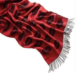 Victorias Secret 2017 Flirt Blanket Throw Lips Kisses Red Limited Edition